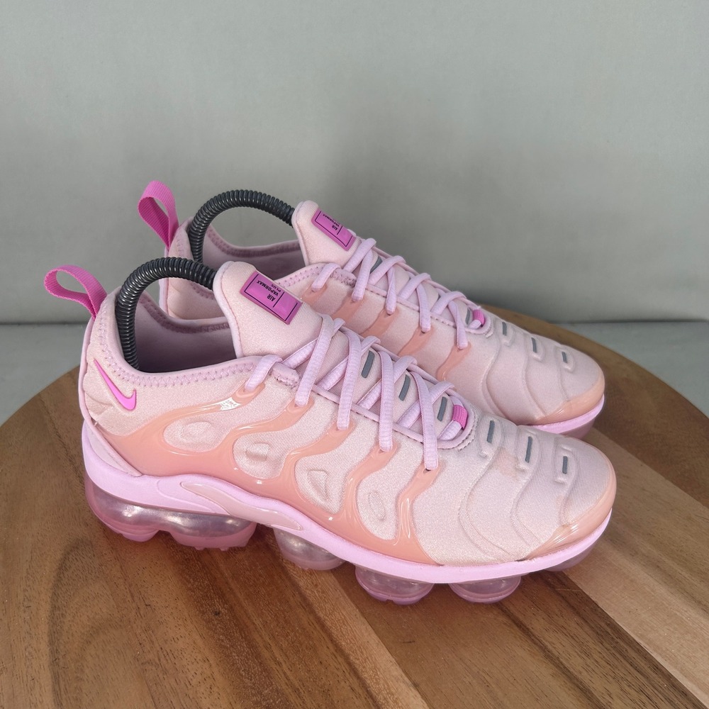 Nike Air Vapormax Plus Pink Foam Womens Running Shoes FZ3614-686 Size 7.5